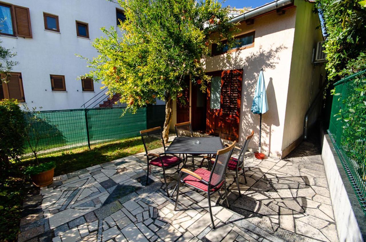 Apartments Adria Rovinj Exterior photo