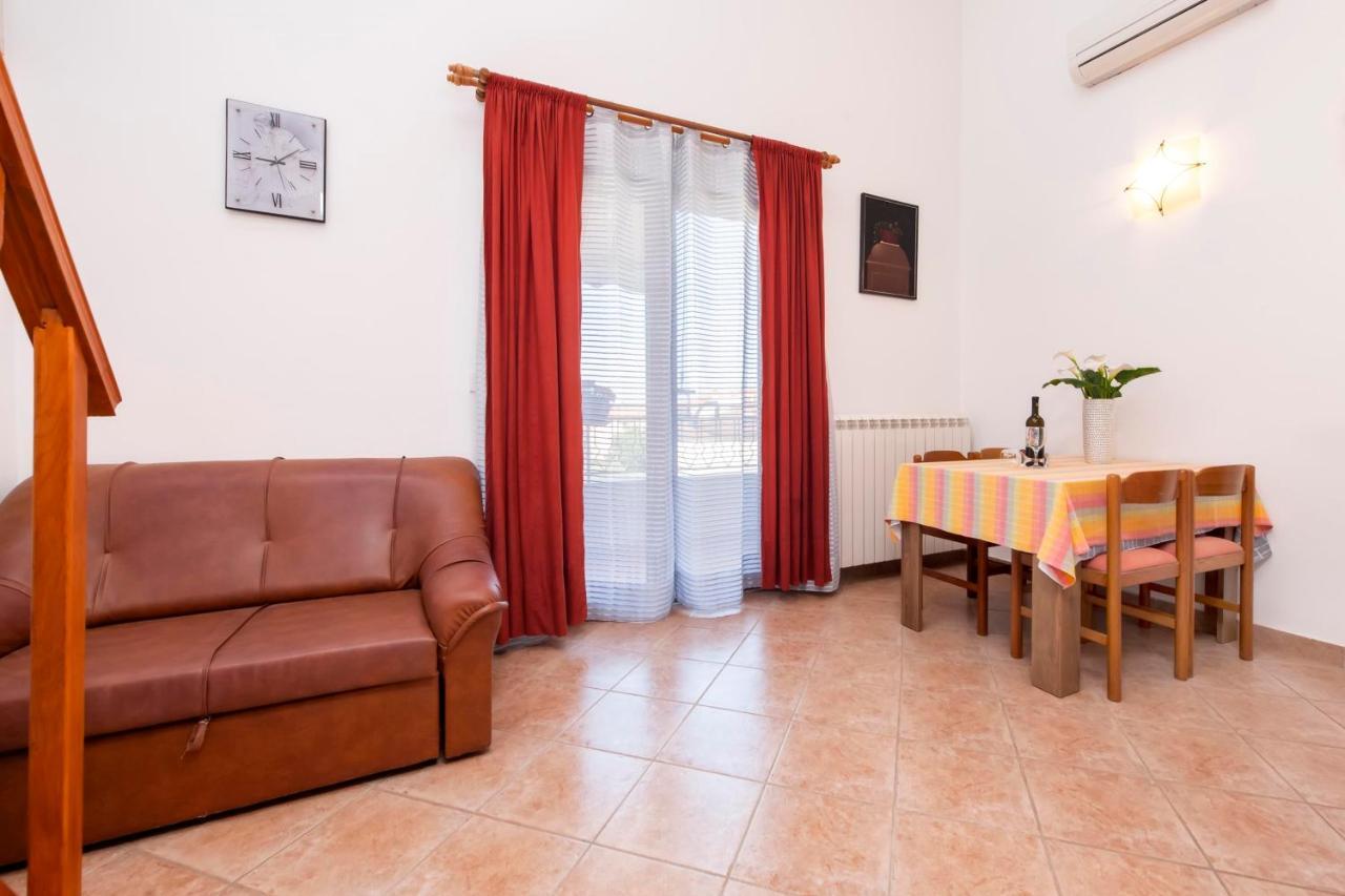 Apartments Adria Rovinj Exterior photo