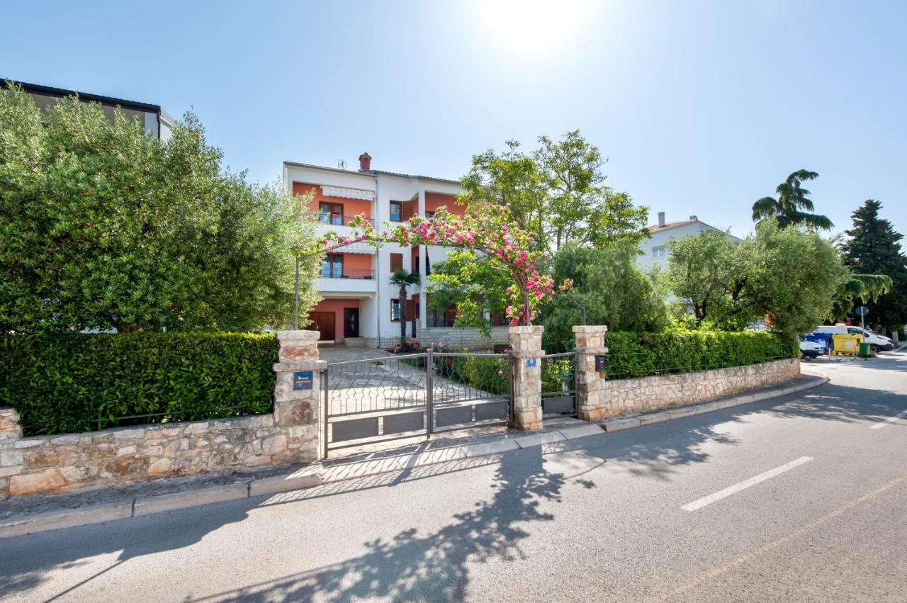 Apartments Adria Rovinj Exterior photo